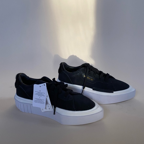 Adidas - HYPERSLEEK Casual Sneaker - Picture 2 of 7